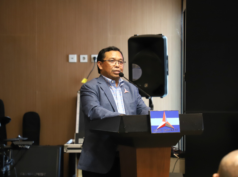 Ketua Umum Partai Demokrat AHY menghadiri diskusi demokrasi politik global dan pengukuhan Alumni Akademi Demokrat di gedung DPP Demokrat (Ashar/SinPo.id)