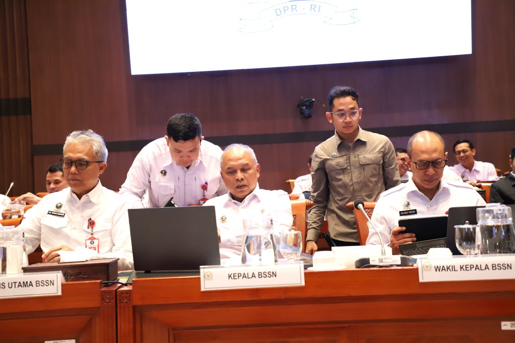 Komisi I DPR menggelar raker dengan BSSN dan Bakamla bahas Anggaran 2026 (Ashar/SinPo.id)