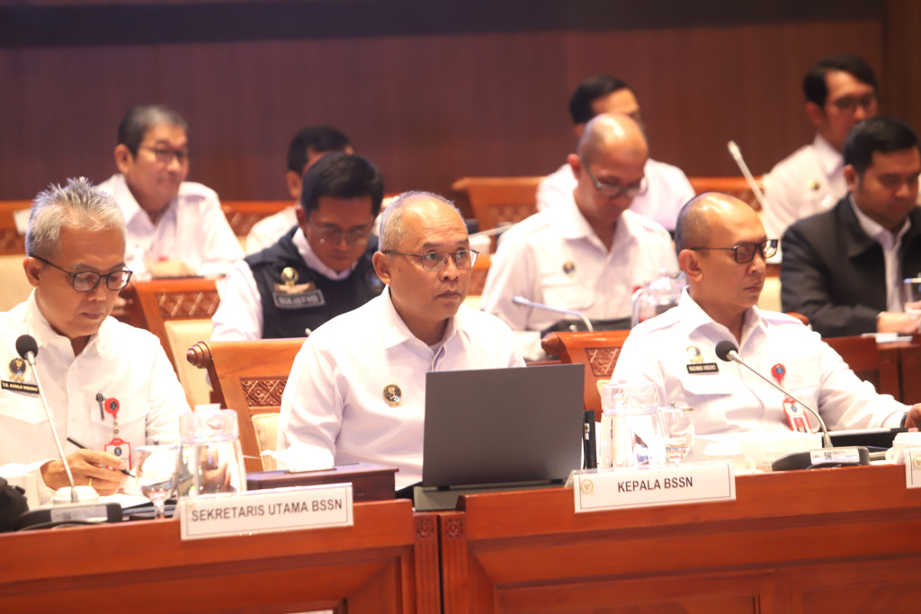 Komisi I DPR menggelar raker dengan BSSN dan Bakamla bahas Anggaran 2026 (Ashar/SinPo.id)