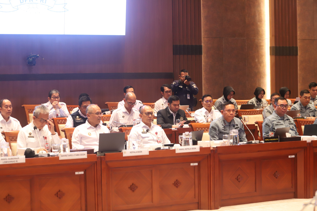 Komisi I DPR menggelar raker dengan BSSN dan Bakamla bahas Anggaran 2026 (Ashar/SinPo.id)