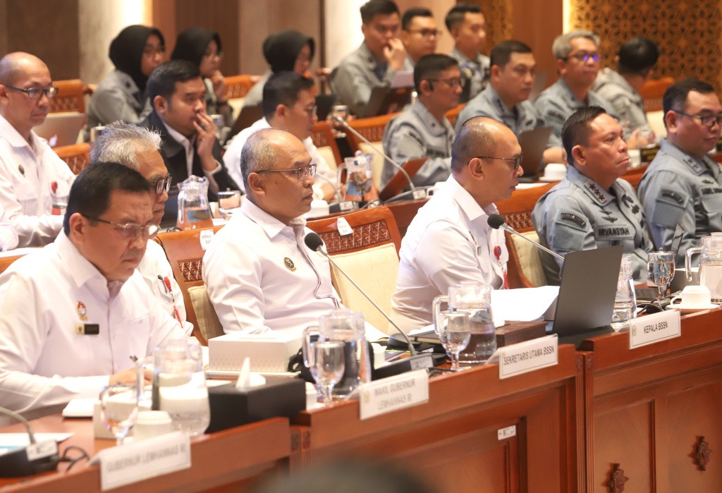 Komisi I DPR menggelar raker dengan BSSN dan Bakamla bahas Anggaran 2026 (Ashar/SinPo.id)
