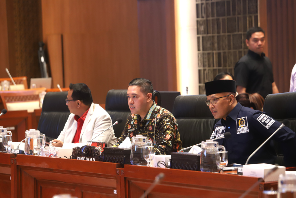 Komisi I DPR menggelar raker dengan BSSN dan Bakamla bahas Anggaran 2026 (Ashar/SinPo.id)
