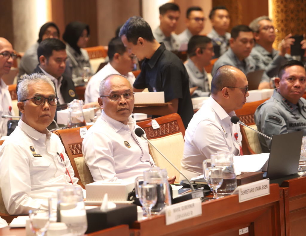 Komisi I DPR menggelar raker dengan BSSN dan Bakamla bahas Anggaran 2026 (Ashar/SinPo.id)