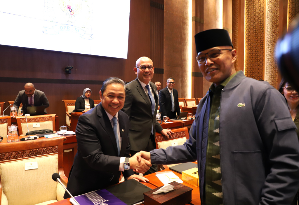 Komisi I DPR gelar raker dengan Kementerian Luar Negeri membahas Anggaran TA 2026 (Ashar/SinPo.id)