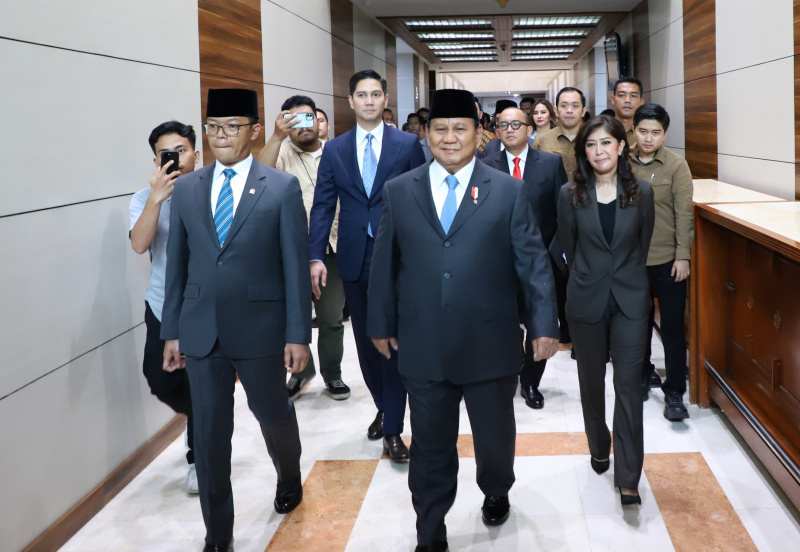 Komisi I DPR gelar Raker terakhir dengan Menhan dan juga Presiden Terpilih Prabowo Subianto membahas kerja sama bidang pertahanan (Ashar/SinPo.id)