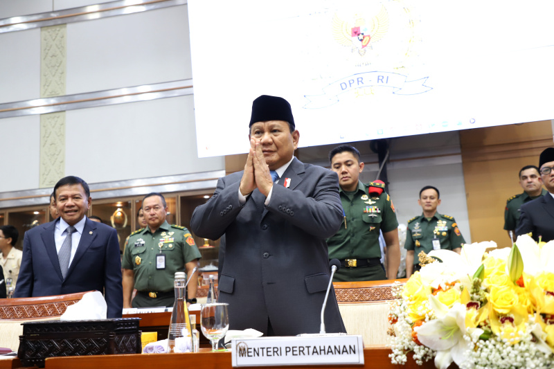 Komisi I DPR gelar Raker terakhir dengan Menhan dan juga Presiden Terpilih Prabowo Subianto membahas kerja sama bidang pertahanan (Ashar/SinPo.id)