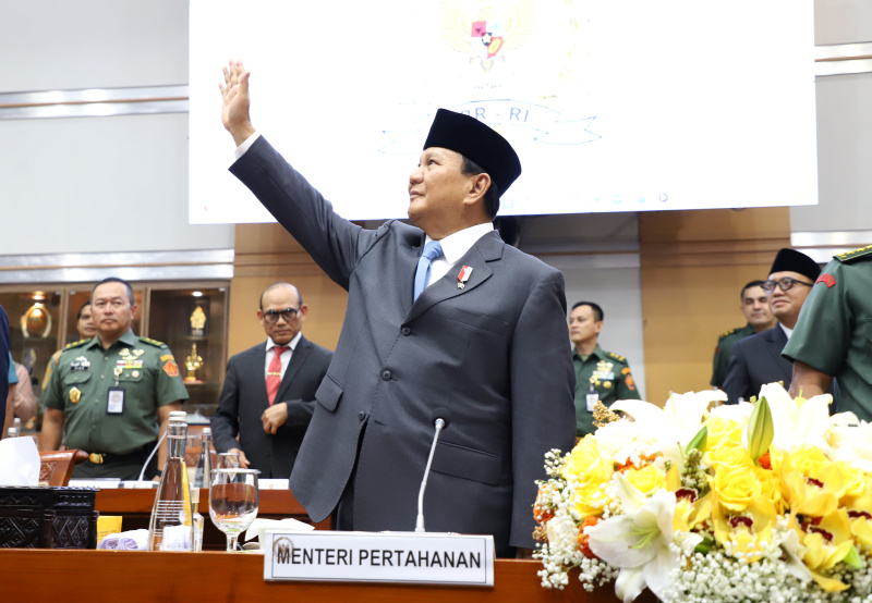 Komisi I DPR gelar Raker terakhir dengan Menhan dan juga Presiden Terpilih Prabowo Subianto membahas kerja sama bidang pertahanan (Ashar/SinPo.id)