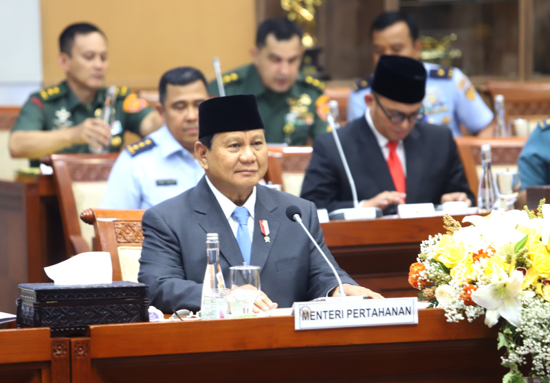 Komisi I DPR gelar Raker terakhir dengan Menhan dan juga Presiden Terpilih Prabowo Subianto membahas kerja sama bidang pertahanan (Ashar/SinPo.id)