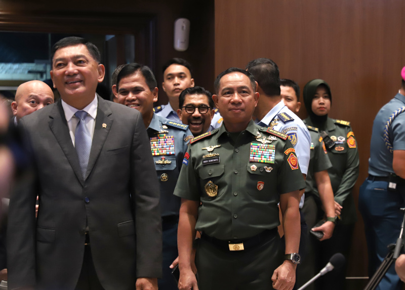 Komisi I DPR gelar raker dengan Menhan dan Panglima TNI membahas isu-isu strategis pertahanan (Ashar/SinPo.id)