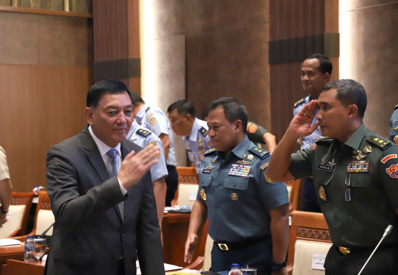 Komisi I DPR gelar raker dengan Menhan dan Panglima TNI membahas isu-isu strategis pertahanan (Ashar/SinPo.id)