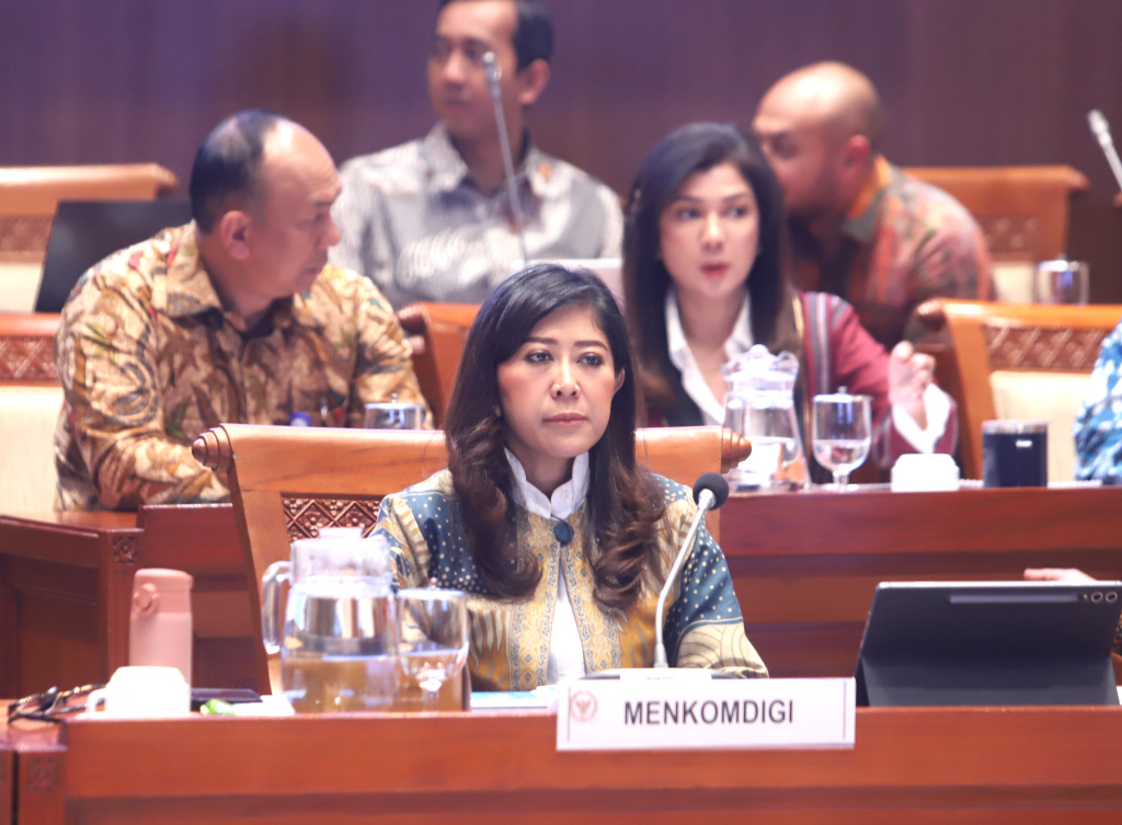 Komisi I DPR gelar raker dengan Menkomdigi Meutya Hafid membahas penyesuaian Anggaran 2026 (Ashar/SinPo.id)