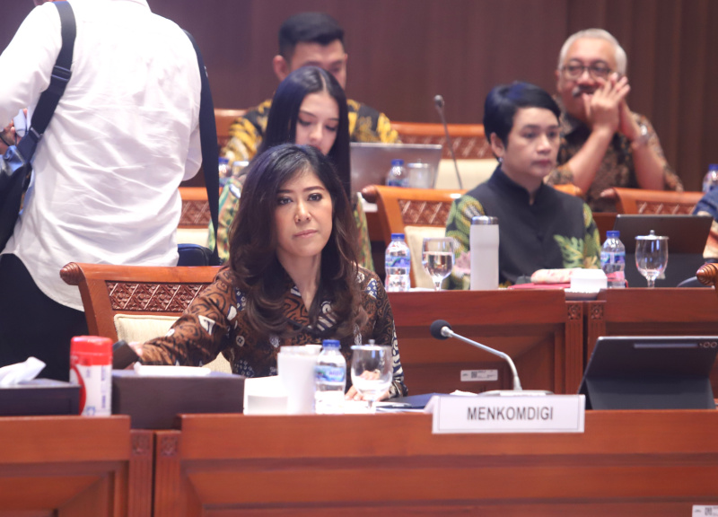 Komisi I DPR menggelar raker dengan Menkomdigi Meutya Hafid membahas RKA dan RKP RAPBN TA 2026 (Ashar/SinPo.id)