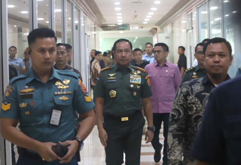 Komisi I DPR gelar raker dengan Panglima TNI Jenderal Agus Subiyanto membahas isu strategis dan pengamanan objek vital (Ashar/SinPo.id)