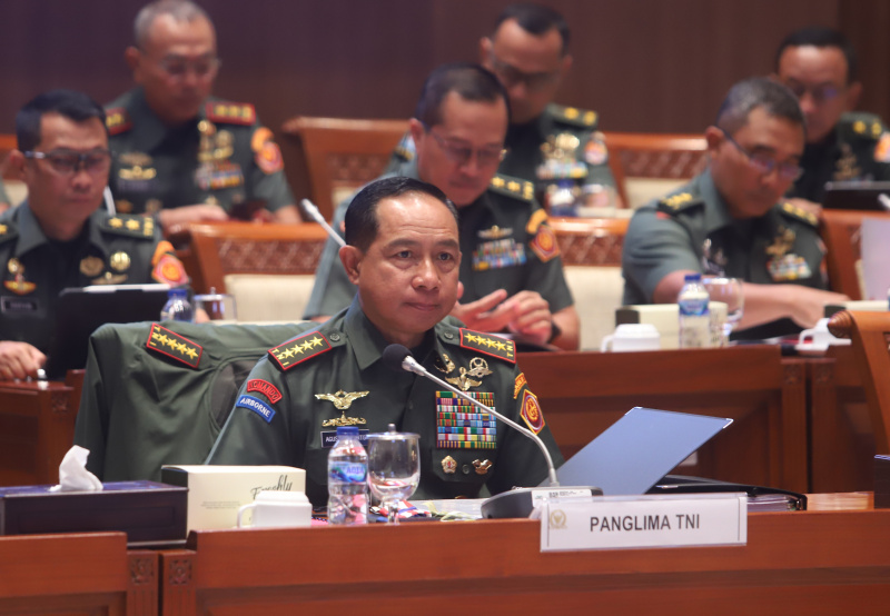 Komisi I DPR gelar raker dengan Panglima TNI Jenderal Agus Subiyanto membahas isu strategis dan pengamanan objek vital (Ashar/SinPo.id)