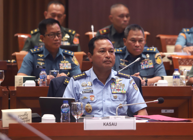 Komisi I DPR gelar raker dengan Panglima TNI Jenderal Agus Subiyanto membahas isu strategis dan pengamanan objek vital (Ashar/SinPo.id)