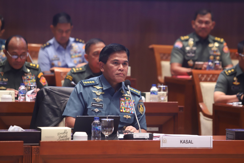 Komisi I DPR gelar raker dengan Panglima TNI Jenderal Agus Subiyanto membahas isu strategis dan pengamanan objek vital (Ashar/SinPo.id)