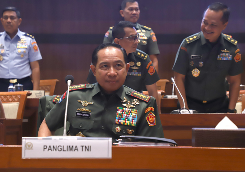 Komisi I DPR gelar raker dengan Panglima TNI Jenderal Agus Subiyanto membahas isu strategis dan pengamanan objek vital (Ashar/SinPo.id)
