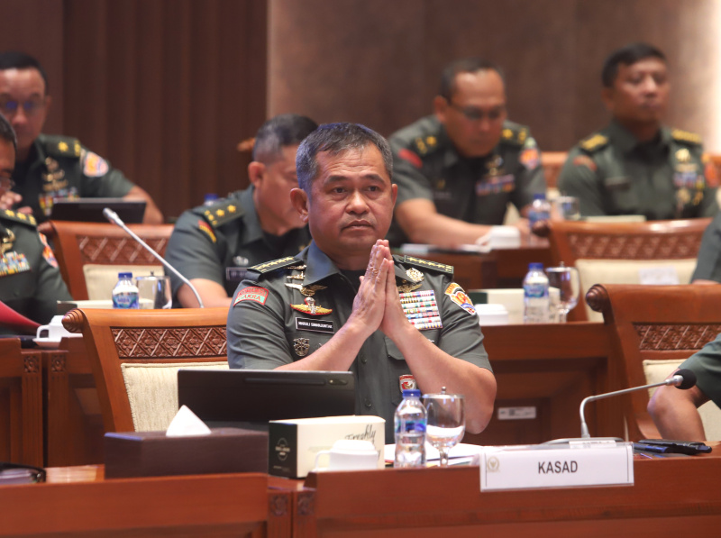 Komisi I DPR gelar raker dengan Panglima TNI Jenderal Agus Subiyanto membahas isu strategis dan pengamanan objek vital (Ashar/SinPo.id)