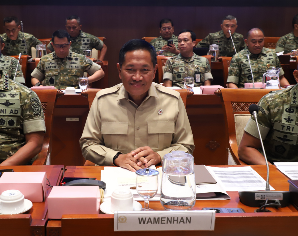 Komisi I DPR gelar raker dengan Wamenhan Donny Ermawan membahas hibah Alpalhankam dari pemerintahan Jepang (Ashar/SinPo.id)