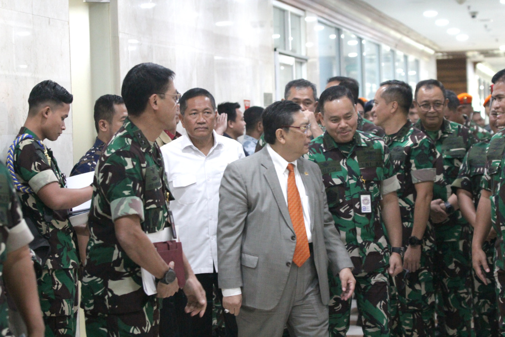 Komisi I DPR gelar raker dengan Wakil Menteri Pertahanan Donny Ermawan membahas RAPBN 2026 (Ashar/SinPo.)