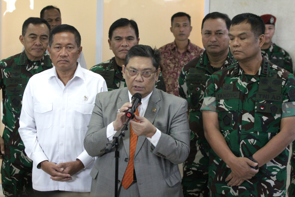 Komisi I DPR gelar raker dengan Wakil Menteri Pertahanan Donny Ermawan membahas RAPBN 2026 (Ashar/SinPo.)