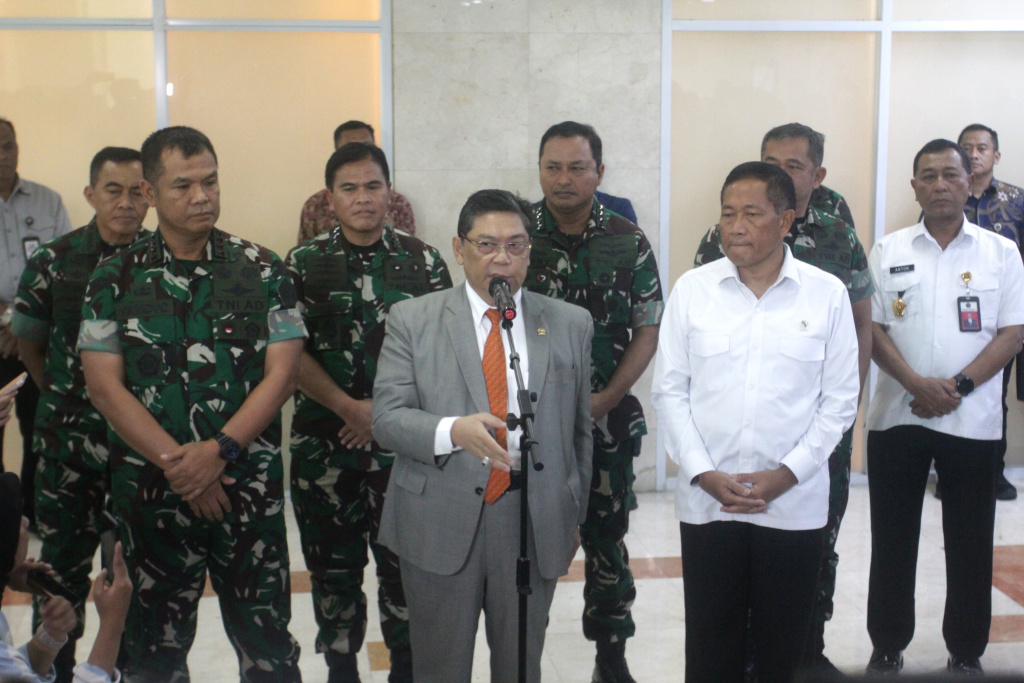 Komisi I DPR gelar raker dengan Wakil Menteri Pertahanan Donny Ermawan membahas RAPBN 2026 (Ashar/SinPo.)