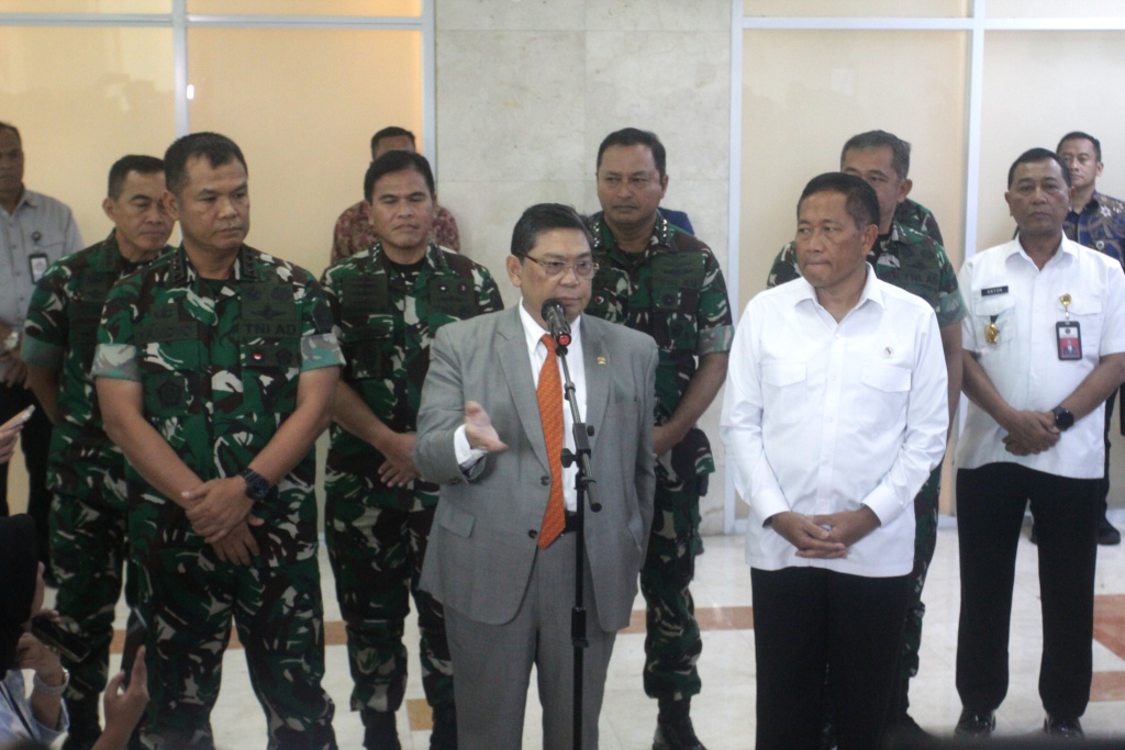 Komisi I DPR gelar raker dengan Wakil Menteri Pertahanan Donny Ermawan membahas RAPBN 2026 (Ashar/SinPo.)