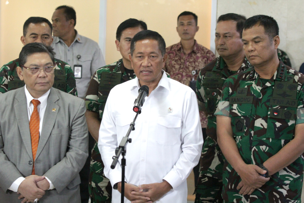 Komisi I DPR gelar raker dengan Wakil Menteri Pertahanan Donny Ermawan membahas RAPBN 2026 (Ashar/SinPo.)