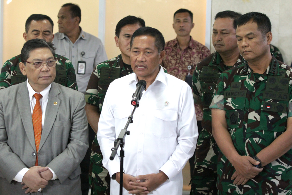 Komisi I DPR gelar raker dengan Wakil Menteri Pertahanan Donny Ermawan membahas RAPBN 2026 (Ashar/SinPo.)