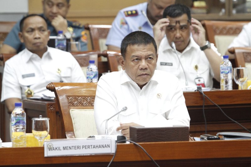 Komisi I DPR gelar raker dengan Wamenhan Muhammad Herindra serta Panglima TNI bahas RKA Kemhan/TNI Anggaran 2024 (Ashar/SinPo.id)