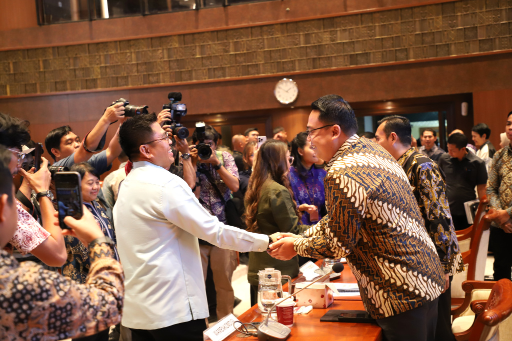 Komisi I DPR gelar raker dengan Wamenkomdigi dengan Ketua KPI dan Dewan Pers bahas RKA TA 2026 (Ashar/SinPo.id)