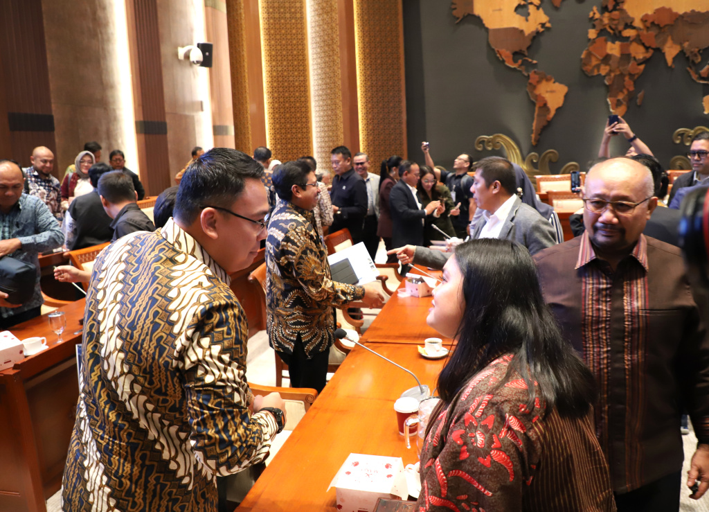 Komisi I DPR gelar raker dengan Wamenkomdigi dengan Ketua KPI dan Dewan Pers bahas RKA TA 2026 (Ashar/SinPo.id)