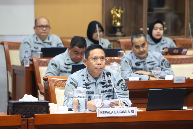 Komisi I DPR gelar rapat dengar pendapat dengan Kepala Bakamla RI Laksdya TNI Irvansyah membahas program 100 hari kerja (Ashar/SinPo.id)