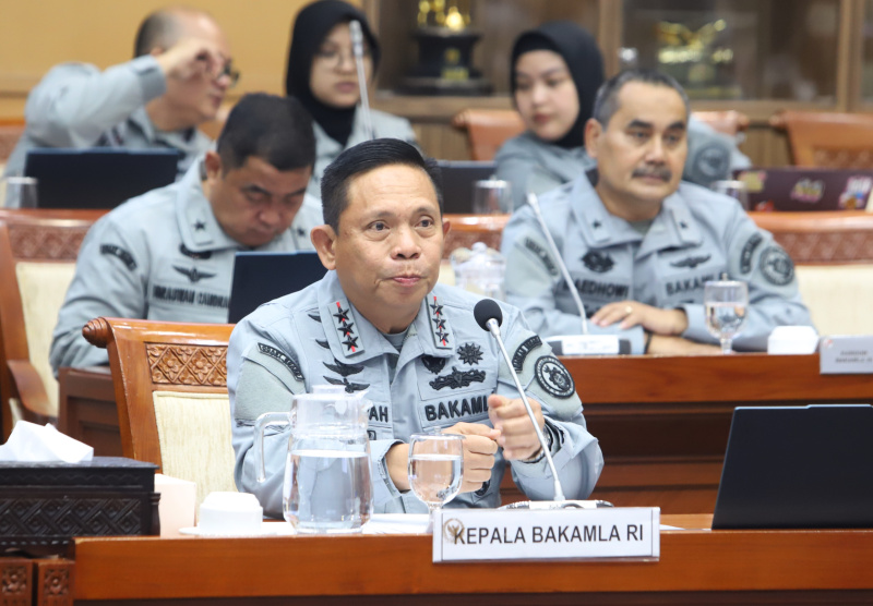 Komisi I DPR gelar rapat dengar pendapat dengan Kepala Bakamla RI Laksdya TNI Irvansyah membahas program 100 hari kerja (Ashar/SinPo.id)