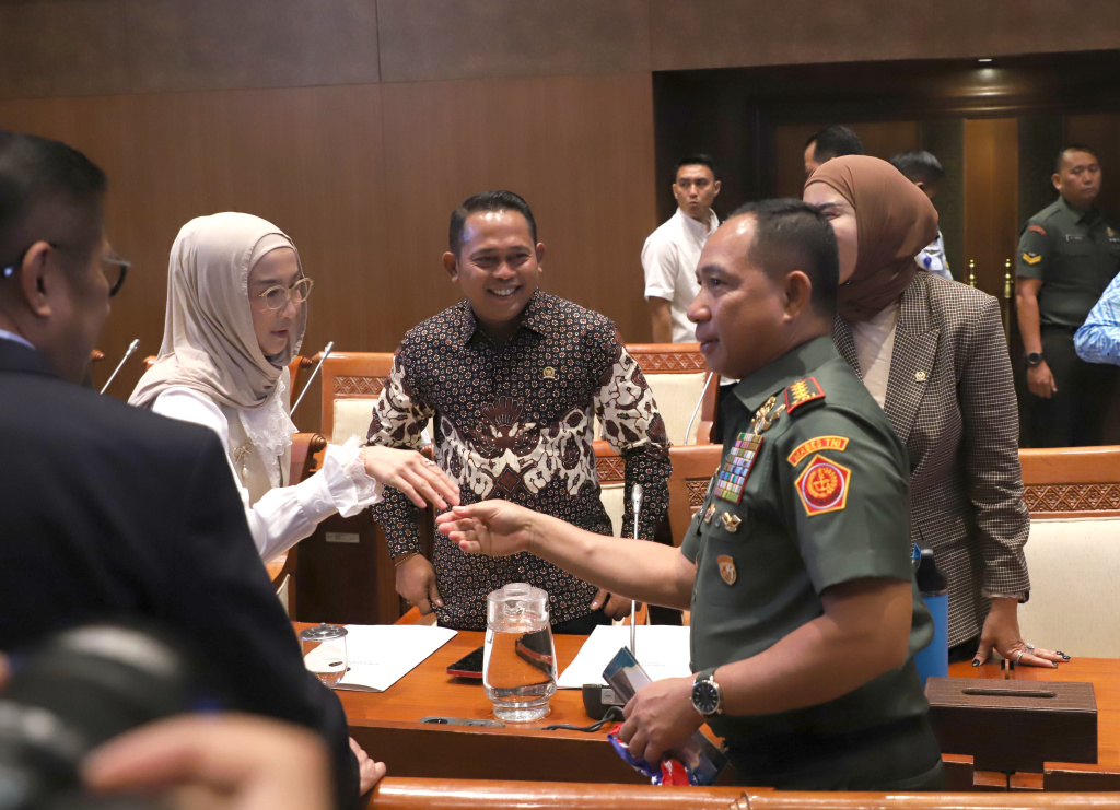 Komisi I DPR menggelar raker dengan Menteri Pertahanan (Menhan) Sjafrie Sjamsoeddin membahas rencana dan program kerja Kemhan 2026 (Ashar/SinPo.id)