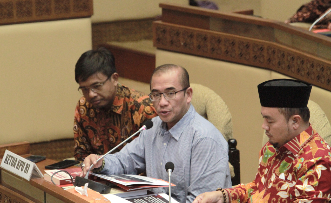 Komisi II DPR gelar raker dengan Kemendagri, KPU, Bawaslu, DKPP membahas soal pengadilan negeri Jakarta Pusat memerintakan penundaan Pemilu 2024 (Ashar/SinPo.id)