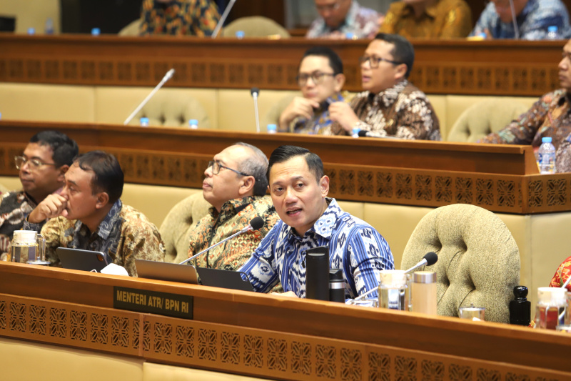 Komisi II DPR gelar raker dengan Menteri ATR/BPN Agus Harimurti Yudhoyono membahas RAPBN 2025 (Ashar/SinPo.id)