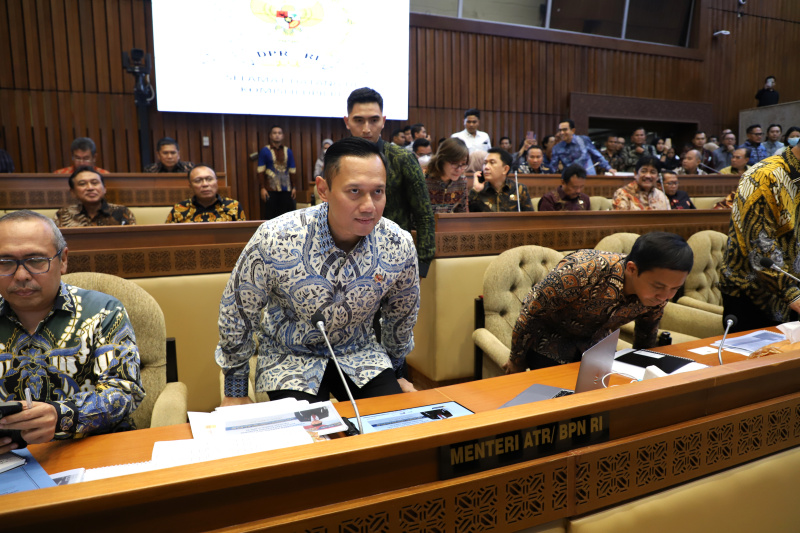 Komisi II DPR gelar dengan Menteri ATR/BPN AHY bahas perkembangan mafia tanah (Ashar/SinPo.id)