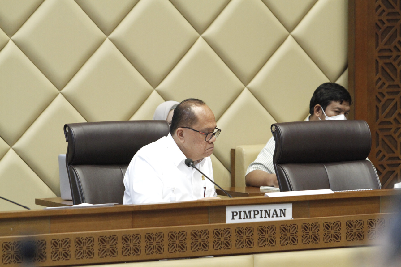 Komisi II DPR gelar raker dengan Menteri ATR/BPN Hadi Tjahjanto membahas permasalahan pertanahan serta hasil kunjungan kerja (Ashar/SinPo.id)