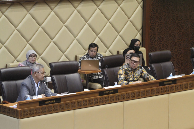 Komisi II DPR gelar RDP dengan Kepala Otorita IKN Bambang Susantono membahas perkembangan IKN terkini (Ashar/SinPo.id)