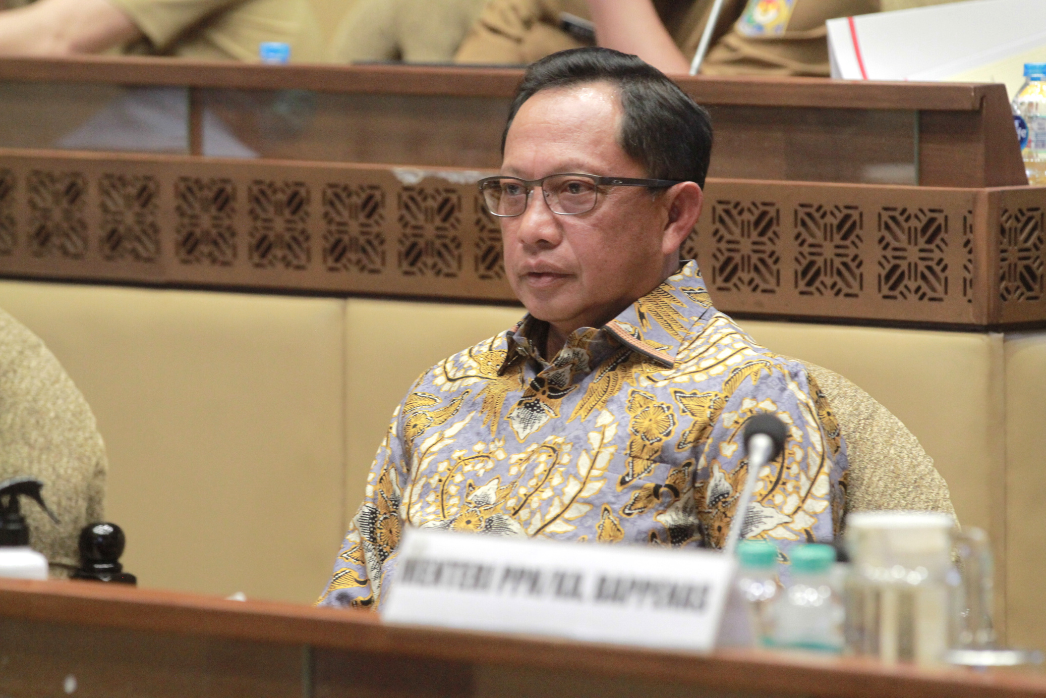 Komisi II DPR Raker bersama Mendagri, Menkeu, Bapenas dan Menkumham (Ashar/SinPo.id)