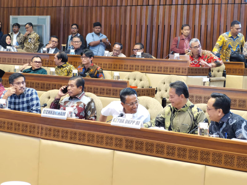 Komisi II DPR gelar RDP dengan Menkumham dan KPU di Kompleks Parlemen (Ashar/SinPo.id)