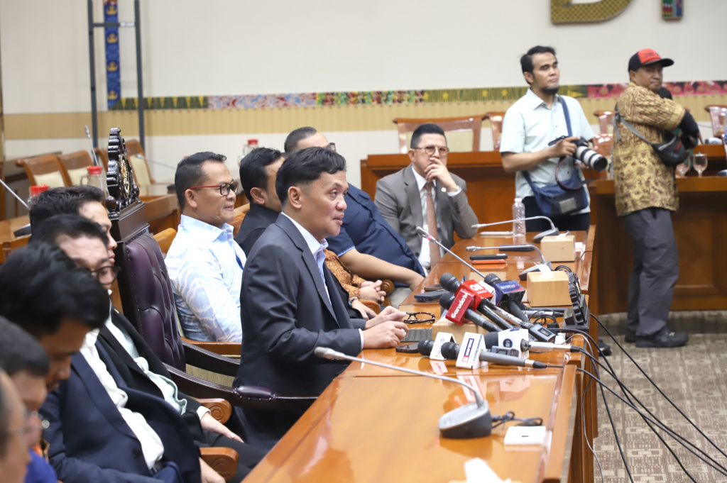 Komisi III DPR mengapresiasi putusan Majelis Hakim Pengadilan Negeri (PN) Medan atas bebas pekerja kreatif videografer Amsal Christy Sitepu (Ashar/SinPo.id)