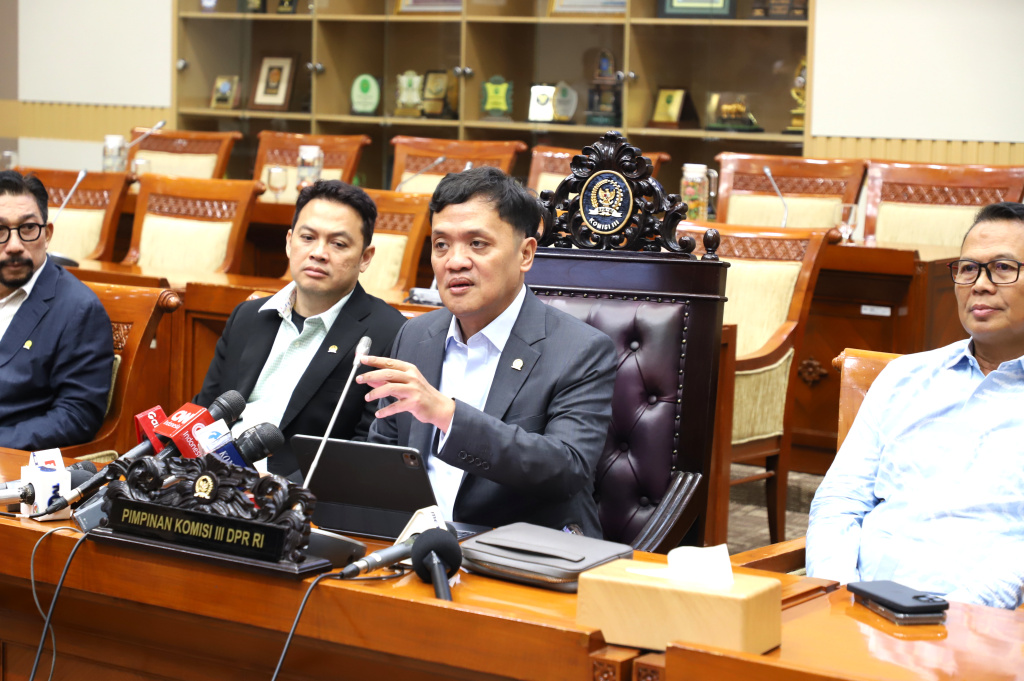 Komisi III DPR mengapresiasi putusan Majelis Hakim Pengadilan Negeri (PN) Medan atas bebas pekerja kreatif videografer Amsal Christy Sitepu (Ashar/SinPo.id)