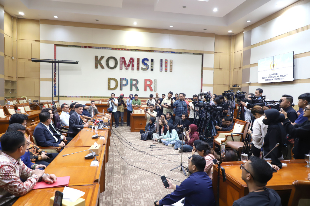 Komisi III DPR mengapresiasi putusan Majelis Hakim Pengadilan Negeri (PN) Medan atas bebas pekerja kreatif videografer Amsal Christy Sitepu (Ashar/SinPo.id)