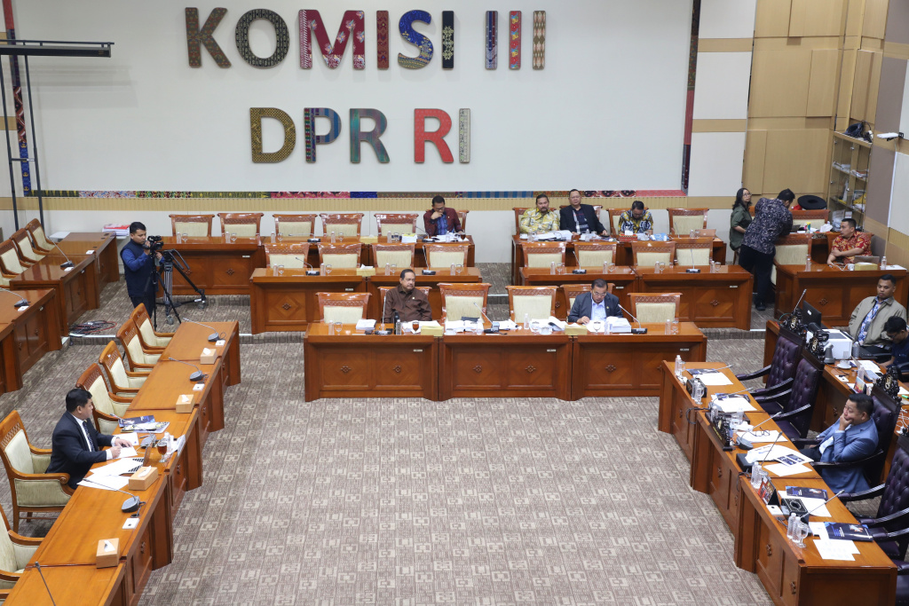 Komisi III DPR menggelar fit and proper test Calon Hakim Agung (Ashar/SinPo.id)