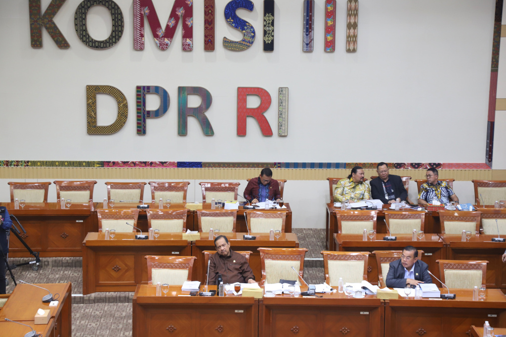 Komisi III DPR menggelar fit and proper test Calon Hakim Agung (Ashar/SinPo.id)