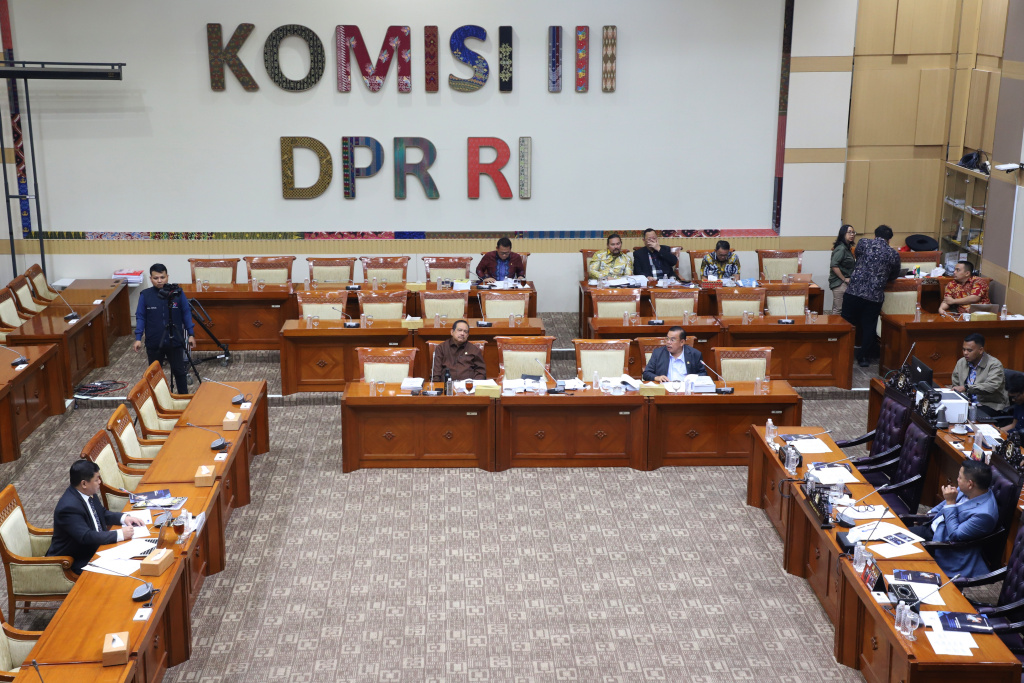 Komisi III DPR menggelar fit and proper test Calon Hakim Agung (Ashar/SinPo.id)