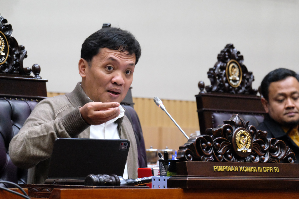 Ketua Komisi III DPR Habiburokhman menggelar konferensi pers terkait RUU Penyesuaian Pidana (Ashar/SinPo.id)