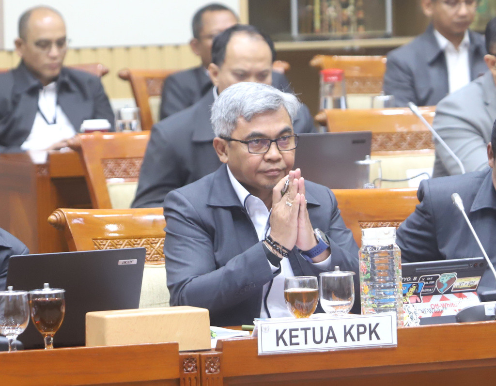 Komisi III gelar raker dengan KPK membahas rencana kinerja KPK 2026 (Ashar/SinPo.id)